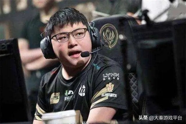 LOL：后悔了？Uzi直播给RNG队友道歉，现在真没人要了