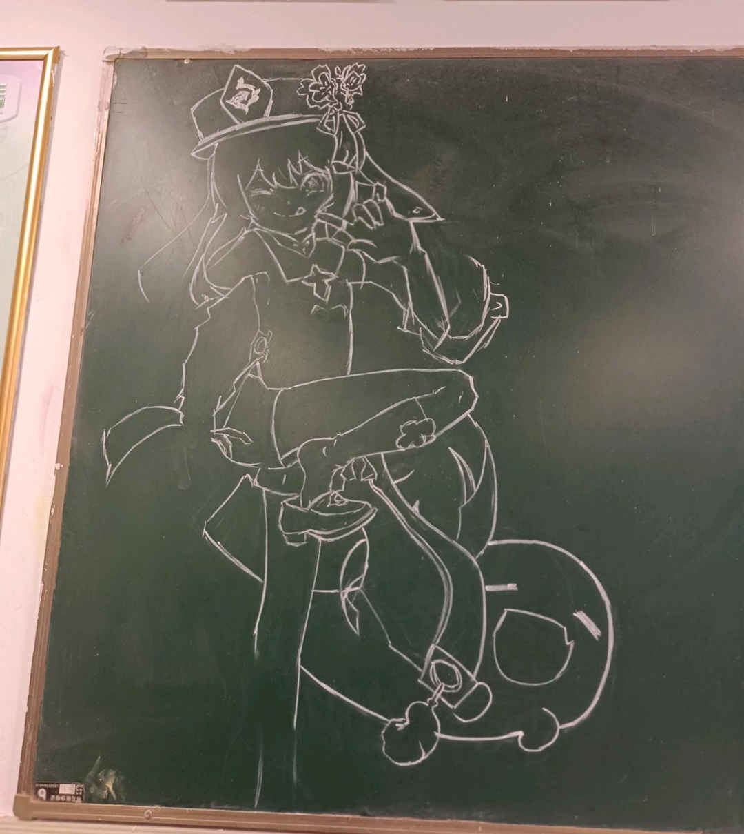 看一下原神玩家是怎么在教室里办黑板报的，这才叫大神